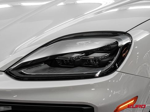 Used 2025 Porsche Cayenne AWD/4WD image 10