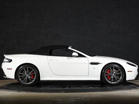 Used 2015 Aston Martin V8 Vantage GT RWD image 2