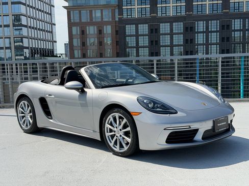 Certified 2024 Porsche 718 Boxster RWD image 20