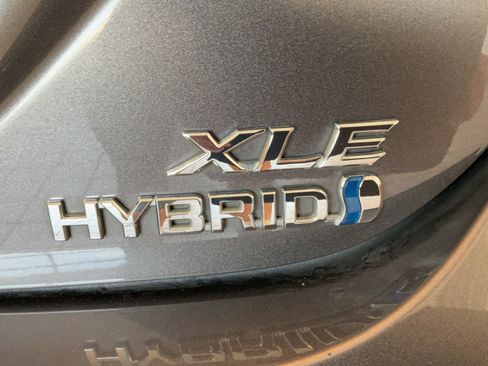 Used 2022 Toyota Camry XLE w/ Navigation Upgrade Package FWD image 48