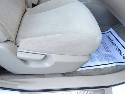 Used 2010 Toyota Highlander 4WD Hybrid w/ Extra Value Pkg 2 image 38