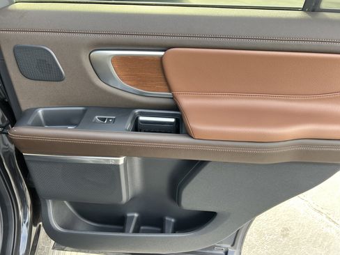 Used 2025 Ford Expedition King Ranch image 19