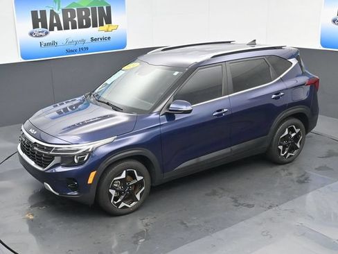 Used 2024 Kia Seltos EX FWD image 19