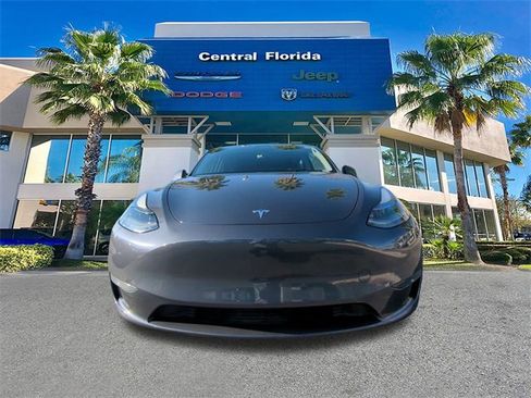 Used 2023 Tesla Model Y Long Range image 3