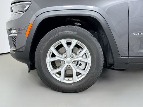 Used 2023 Jeep Grand Cherokee Limited w/ Trailer Tow Prep Group (B) image 32