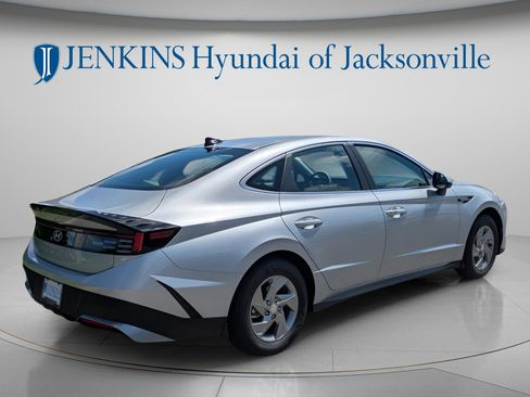 New 2026 Hyundai Sonata SE FWD image 3