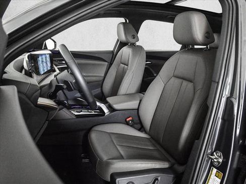 Certified 2025 Audi Q5 Premium w/ Convenience Package AWD/4WD image 17