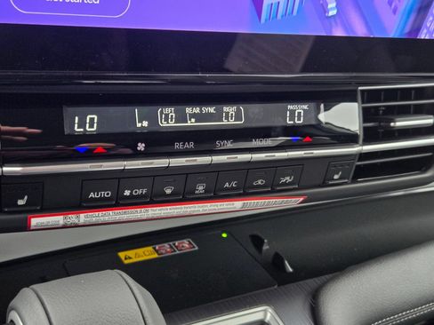 Certified 2026 Toyota Sienna XLE FWD image 20