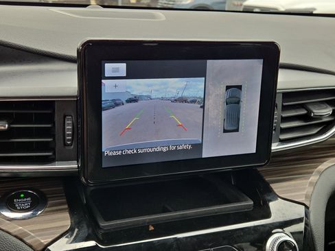 Used 2021 Ford Explorer Limited w/ Equipment Group 301A AWD/4WD image 25