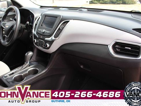 Used 2020 Chevrolet Equinox LT w/ Driver Convenience Package image 16