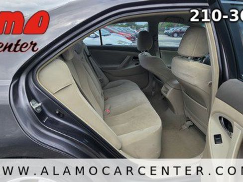 Used 2009 Toyota Camry LE FWD image 19