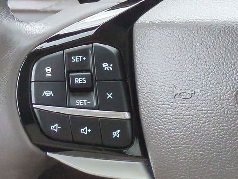 Used 2023 Ford Explorer Platinum w/ Technology Package AWD/4WD image 25