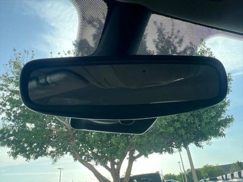 Certified 2023 Chrysler Pacifica Touring-L FWD image 56