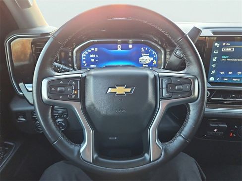 Used 2022 Chevrolet Silverado 1500 LT image 31
