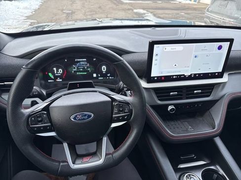 Used 2025 Ford Explorer ST image 10