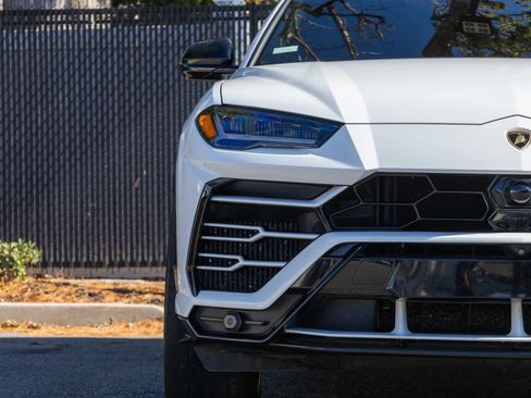 Used 2019 Lamborghini Urus image 5