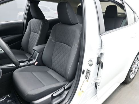 Used 2023 Toyota Corolla LE image 11