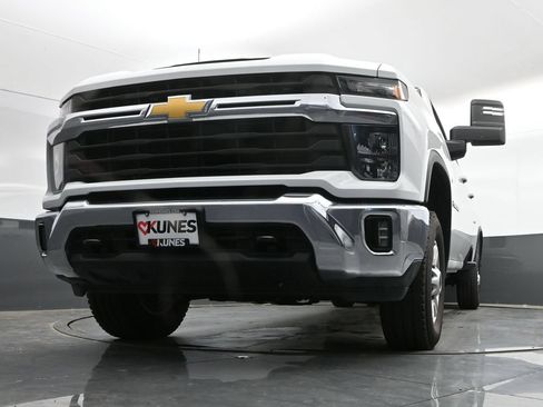 Used 2025 Chevrolet Silverado 2500 LT w/ Convenience Package AWD/4WD image 44