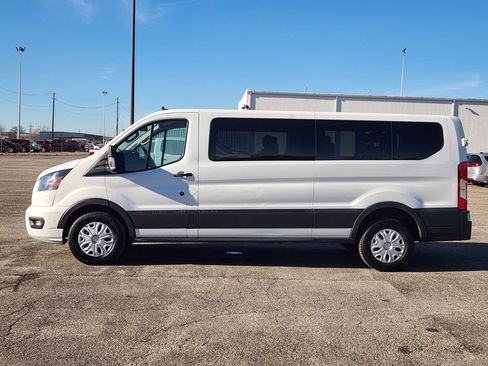 Used 2023 Ford Transit 350 XLT image 4