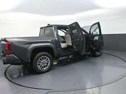 Used 2024 Toyota Tacoma Limited w/ Limited Package (LT) AWD/4WD image 44