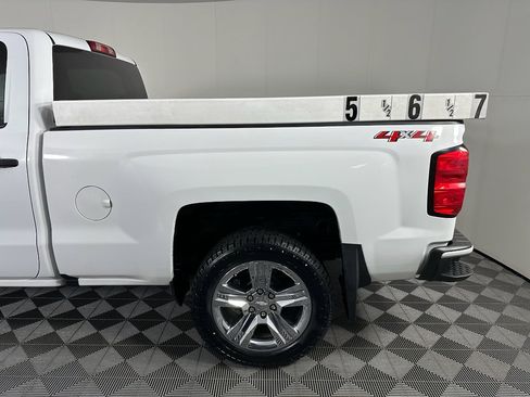 Used 2018 Chevrolet Silverado 1500 Custom w/ Custom Value Package image 16
