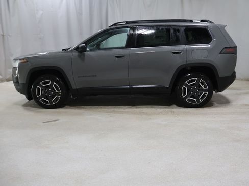 New 2026 Jeep Cherokee Laredo image 4