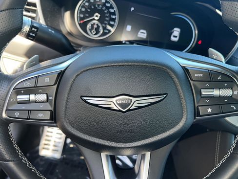 Used 2025 Genesis G70 2.5T w/ Sport Prestige Package image 12