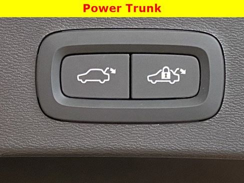 Used 2021 Volvo XC40 P8 Recharge w/ Advanced Package AWD/4WD image 29