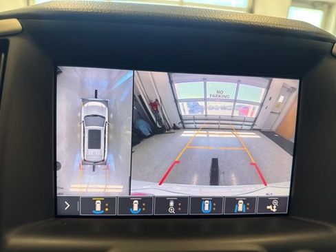Used 2020 GMC Terrain Denali w/ GMC Pro Grade Package AWD/4WD image 4