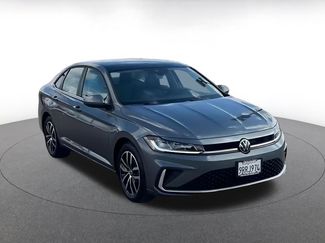 Used 2025 Volkswagen Jetta SE video 2