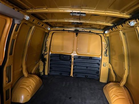 Used 2019 Chevrolet Express 3500 w/ Driver Convenience Package image 14