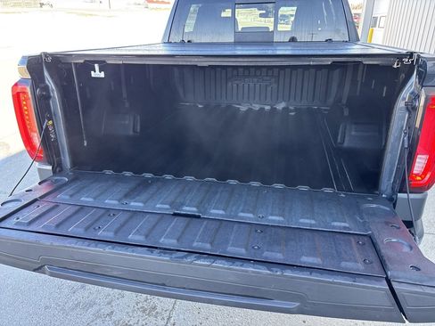 Used 2022 GMC Sierra 1500 AT4 image 12