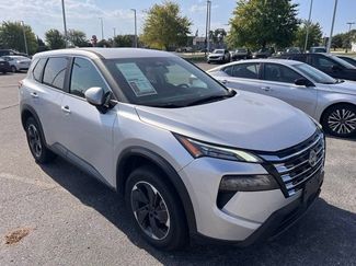 Used 2025 Nissan Rogue SV AWD/4WD video 1