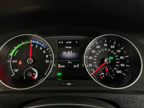 Used 2017 Volkswagen e-Golf SEL Premium image 40