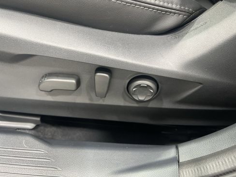 Certified 2025 Subaru Outback Limited XT AWD/4WD image 12