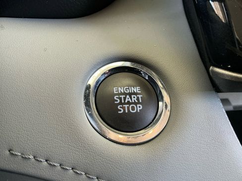 Used 2023 Toyota Highlander XLE FWD image 30