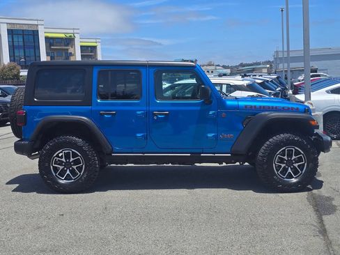 Used 2024 Jeep Wrangler Unlimited Rubicon AWD/4WD image 31
