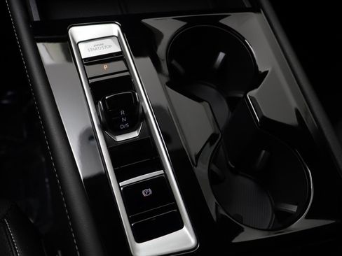 Certified 2024 Volkswagen Atlas SE w/ Black Wheel Package image 10