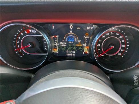 Used 2019 Jeep Wrangler Unlimited Rubicon w/ Dual Top Group AWD/4WD image 12