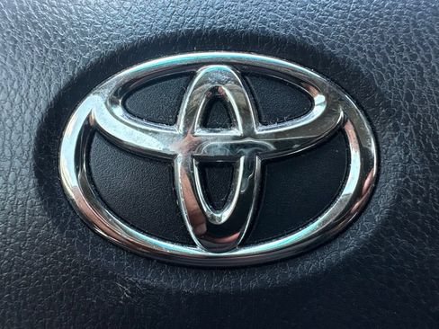 Used 2019 Toyota Camry LE FWD image 26