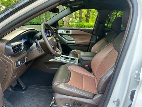 Used 2022 Ford Explorer King Ranch w/ Premium Technology Package AWD/4WD image 5