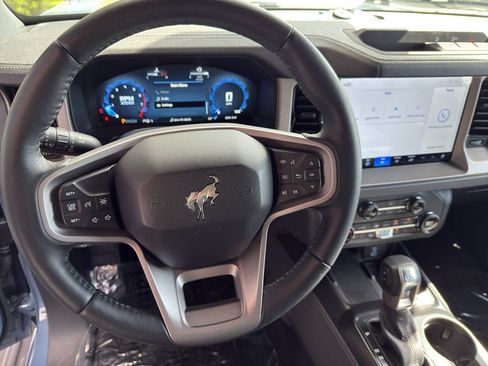 New 2025 Ford Bronco Outer Banks w/ Black Appearance Package AWD/4WD image 19