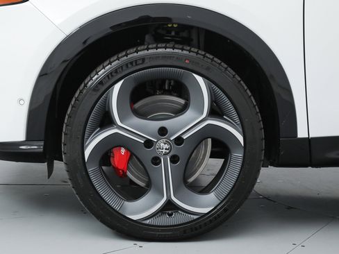 New 2026 Alfa Romeo Tonale Veloce w/ Quick Order Package 23H Volce AWD/4WD image 21
