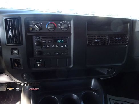 Used 2007 GMC Savana 2500 w/ Power and Light Package image 20