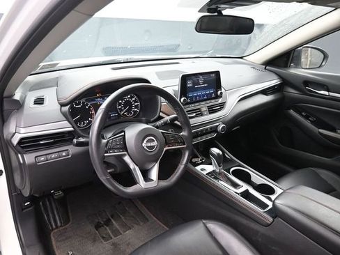 Used 2025 Nissan Altima 2.5 SR FWD image 18