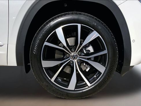 New 2026 Volkswagen Atlas Cross Sport SEL Premium R-Line AWD/4WD image 13