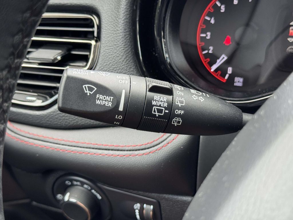 Used 2025 Dodge Durango GT AWD/4WD image 26