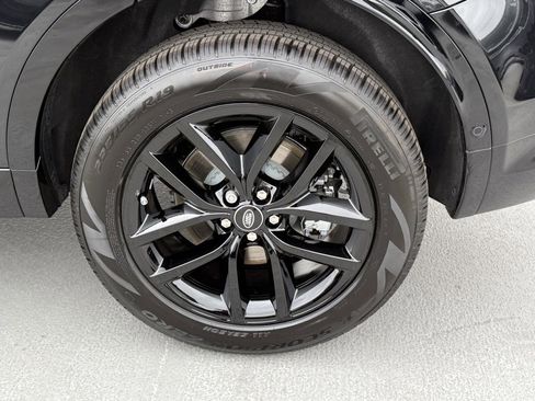 New 2025 Land Rover Discovery Sport Dynamic SE image 7