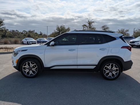 Certified 2021 Kia Seltos SX w/ SX Sunroof Package image 8