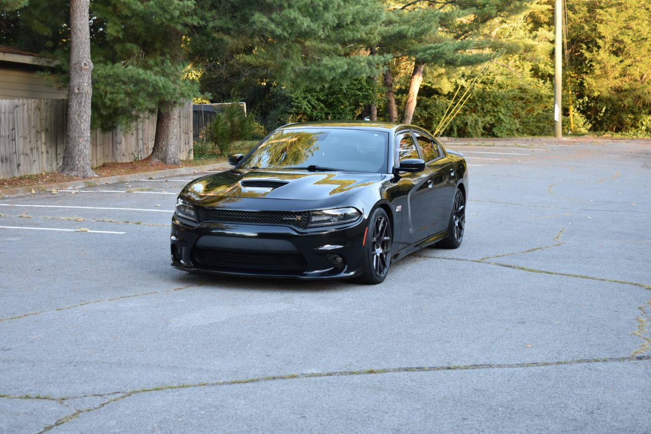Used 2017 Dodge Charger R/T Scat Pack w/ Beats Audio Group RWD image 2